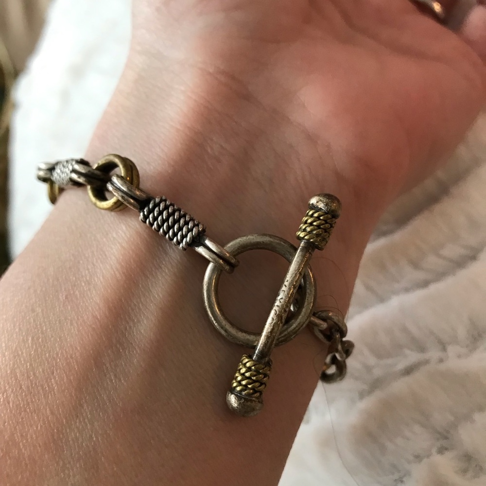 Silver & gold chain link bracelet w/sturdy closure